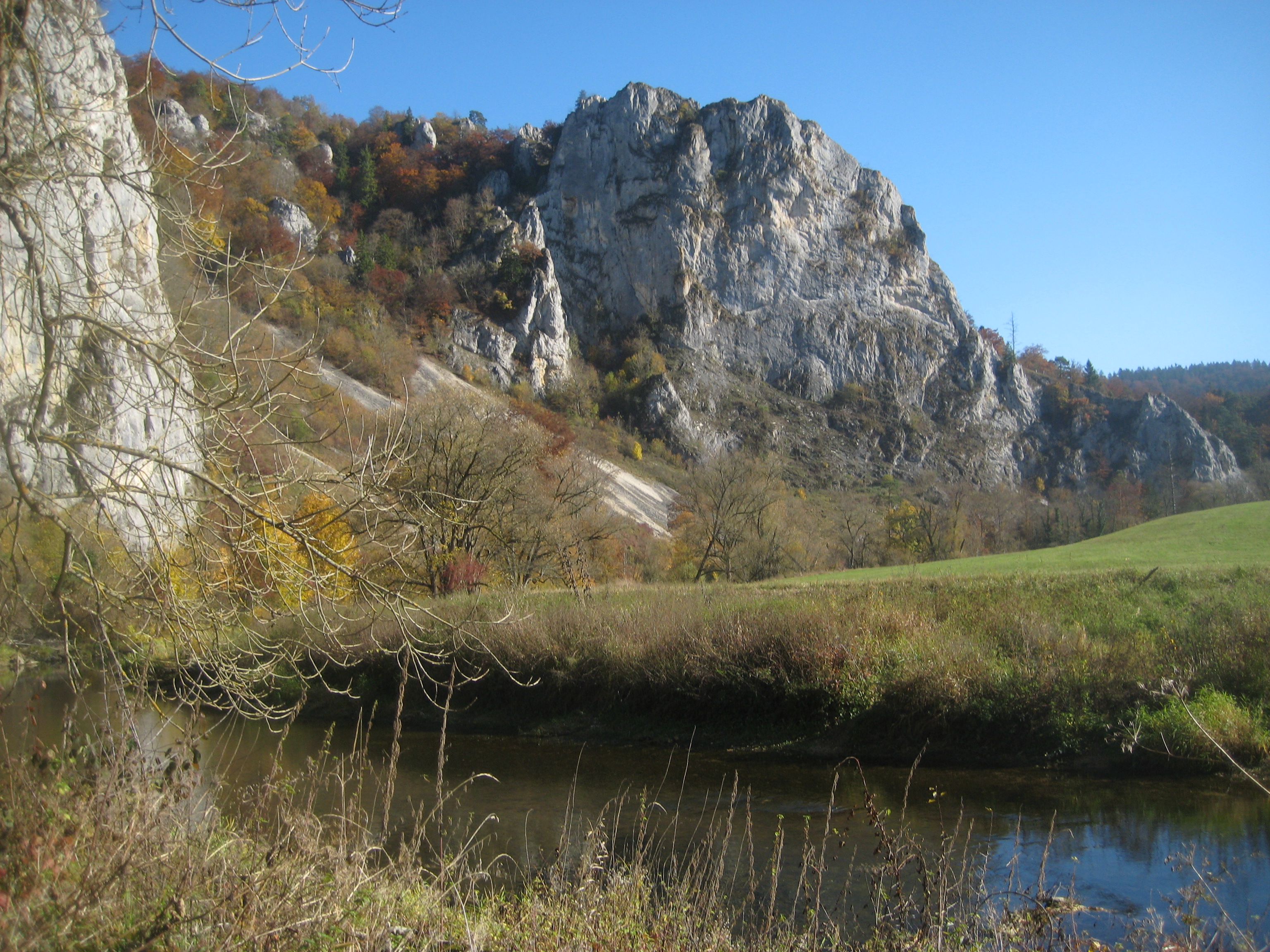 Mit Stiegelefels, Laib -und Bettelmannfels finden Naturfreunde den wohl schönsten Teil des Donaudurchbruchs.